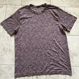Men’s lululemon tee
